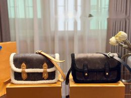 New Designer Bag Lamb Hair Postman Bags Men Women Luxury Plush Crossbody Bag Underarm Bags Fashion Shoulder Handbag