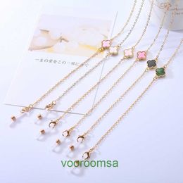 2024 Luxury Van Clover Designer Bracelet Pearl Leaf Girl Lucky Double Sided Sunglasses Chain Fashionable Small and Fresh Mask with Box