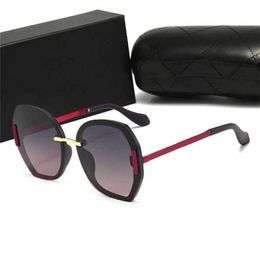 15% OFF Wholesale of sunglasses New Women's Polarized Fashion Large Frame Personalized Sunshade Sunglasses Driving Fishing Glasses 568
