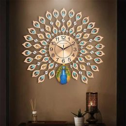 3D Large Wall Clock Home Decoration Bracket Modern Design Mounted Mute Peacock Pattern Hanging Watch Crafts 211023288j