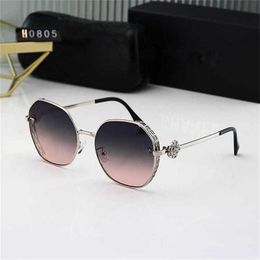 58% Wholesale of Fashionable large frame women personalized street photography glasses for men circular metal ocean lenses sunglasses