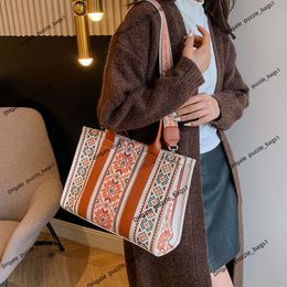 Women's luxury shopping bag shoulder handbag New Fashion High Capacity Tote Bag Lady Simple and Popular Crossbody Shoulder bag factory sales wholesale