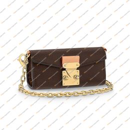 Ladies Fashion Designer Luxury Bitsy Pouch Wallet Camera Chain Bag Crossbodys Coin Purse Card Holders Key Pouch TOP Mirror Quality M00991 Business