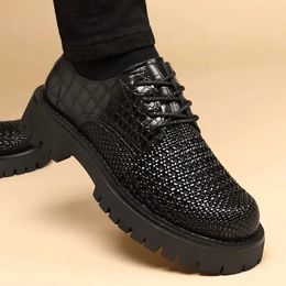 Out Breathable Hollow Brogues Men Streetwear Casual Platform Thick Sole Shoes Male Fashion Vintage Braid Leather Shoe 24 7881