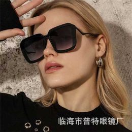 16% OFF Wholesale of Overseas new men and women with large frame F family sunglasses for tourism glasses