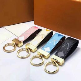 Unisex Fashion Car Leather Mens Keychain Card Holder Luxury Designer Keyring Zinc Alloy Letter Lanyard Womens Keychains Metal with box