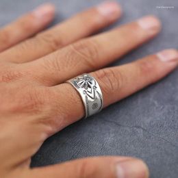 Cluster Rings Personality Retro Relief Carving Eight Petal Flower Ring Male Index Finger Accessories Fashion Silver 925 Men Jewelry Wide