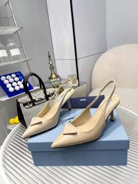 Fashion Triangle Sandals 75 mm Pumps Italy Beautiful Women Pointed Toe Elasticated Slingback Strap Nude Leather Designer Banquet Party Sandal High Heels Box EU 35-43