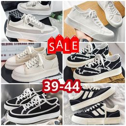 Designer shoe Casual Shoes Man Woman Trainers White Black College Gum Outdoor Flat Sports Sneakers Board shoes Platforms