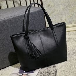 Vintage Black Tassel Tote Bag for Women High Quality Leather Shoulder Bag Large Capacity Top-handle Bag Shopping Lady Purse sac 240106