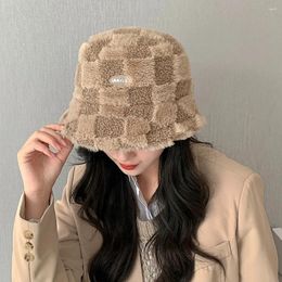 Berets Lamb Wool Plaid Bucket Hat Winter Women Sun Protection Ear Warmer Thicken Panama Fisherman Caps Outdoor Windproof