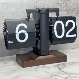 Desktop Clock European Creative Flip Down Page Desk Clocks Retro Table Mechanical Automatic Home Decor 240106