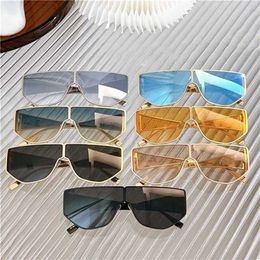 10% OFF Sunglasses New High Quality F family's new fashion show geometric conjoined shape eye protection with the same type of sunglasses FFM0093