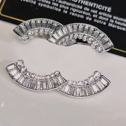 High Quality Letter Various Celebrity Women Inlay Diamond Brooch Brand Designer Brooches Pearl Pins Copper Material Woman Accessories for Dinner Party