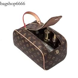 High Quality Men Travelling Toilet Designer Women Wash Large Capacity Cosmetic Bag Pouch Makeup Toiletry Bags 2024 5A