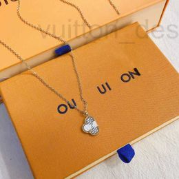 Pendant Necklaces Designer Brand Four Leaf Grass for Women Luxury Necklace Party Trip Long Chain 18k Gold-plated Jewellery Brands Selected Women's Gifts