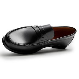 Top Layer Vintage Genuine Leather Slip on Loafers Breathable Moccasins Driving Design Casual Cowhide Shoes for Men