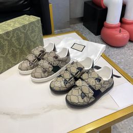 Scarpe per bambini di nuova moda Scarpe da ginnastica casual per bambini in vera pelle Scarpe da corsa per la scuola per ragazzi e ragazze Tennis bianco