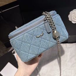 Women Embroidered Denim Mini Cosmetic Bag 18cm Luxury Camellia Zipper Cute Shoulder Bag Matelasse Chain Quilted Handbag Trend Card Holder Pochette Key Pouch