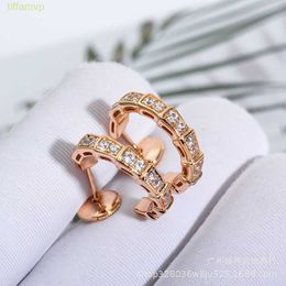 919a Designer Luxury Jewelry Bvlger B-home Stud High Version Bone Female Hollow Mosang Shaped Ear Hook Rose Gold Inlaid Diamond Snake Earrings