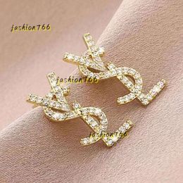 Stud 18K Gold Plated Austrian Crystal Letter Stud Earrings Women European And 2024 Popular Simple Designer Earrings Wedding Bride Jewellery Gift Designer Earrings