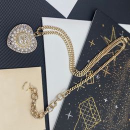 Подвесные ожерелья высококачественные сердечные ожерелья для сердечных дизайнеров Кристаллические