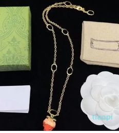 Kvinnors designerörhängen halsband Enkel bokstav hänge mode smycken utan som bröllop jul