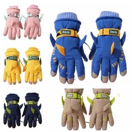 Older Children Ski Gloves Boys Warm Cartoon Cotton Velvet Play Snow Kids Girl Winter Baby Accessories Mittens Cute Waterproof 240105