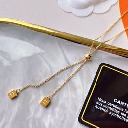 Charme Womens Designer Colares Diamante Carta Pingente Gargantilha Banhado A Ouro Aço Inoxidável Marca Neckalce Cadeia Jóias Presentes de Festa de Aniversário