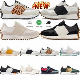 2024 Dhgate New Running Shoes Balanace Tech Designer Sneakers Moonbeam Outerspace Black White Gumsea Salt Classic Burgundy Mens Womens Yellow Trainers