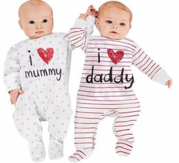 Mikrdoo Lovely Baby Rompers 2017 Newborn I Love Mummy Daddy Child Costume Striped Stars Girl Boy Jumpsuit Clothing Set Winter Cl9786709