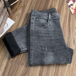 Nuovi jeans firmati da uomo Designer Autunno / inverno Nuovo prodotto Pantaloni casual slim fit Big Cow di alta qualità 337 369