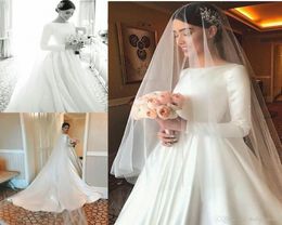 Simples projetado cetim vestidos de casamento modesto manga longa decote beteau tribunal trem vestidos de noiva formal robe de mariage8669717