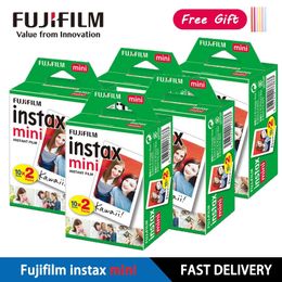 10204080200 Sheets Fujifilm instax Mini 11 12 9 7 90 3 Inch White Edge Films For Instant Camera 25 50s Po Paper 240106