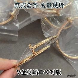 Designer Cartres Bracelet V-gold material CNC smooth nail bracelet coarse rose gold high print for both men and women