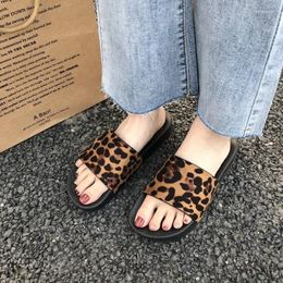 Slippers Women Wearing For Summer Wear 2024 Korean Version Of Hong Kong Style Fashion Leopard Print Flat Bottom