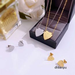 Designer Necklace Europe America Fashion Style Lady 316L Titanium steel Engraved Letter 18K Plated Gold Necklaces With Single Heart Pendant 3 Colour