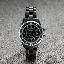 J12 luxury Wristwatches Men Women Couple Watch Luxury Ceramics Sports Quartz Wristwatch Black White Ceramic Classic Vintage Lady Girl 33mm 38mm c777