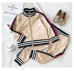 Kids Designer Clothing Sets New Luxury Print Tracksuits Fashion Letter Jackets Joggers Casual Sports Style Sweatshirt Boys Girls1448439