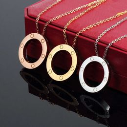 Top Quality Men Screw Necklaces Luxury Jewellery Woman 18K Gold Rose Gold Circular Silver Jewelrys Designers Party Gift Free Shipping