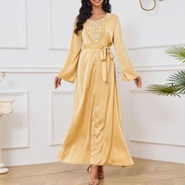Ethnic Clothing 2024 Dubai Abaya Fashion Chic Embroidery Diamonds Full Sleeve Crew Neck Sashes Elegant Caftan For Women Saudi Arabia