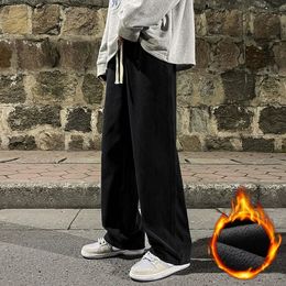 Winter Fleece Men's Baggy Wide Leg Jeans Thicken Warm Fashion Streetwear Oversized Elastic Waist Black Straight Denim Pants 240108