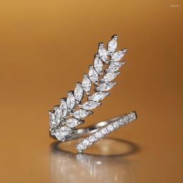 Cluster Rings Huitan Personality Leaf Olive Shape Finger-rings Women Luxury Silver Color/Gold Colour Cubic Zirconia Wedding Party Jewellery