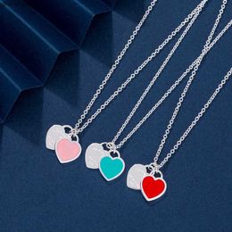 53k3 Designer Tiffansetpendant Necklaces t Family Enamel Double Heart Necklace v Gold Blue Pink Red Shaped Collar Chain Light Luxury Pendant