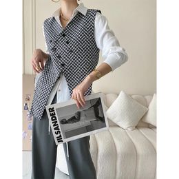 Waistcoats Irregular Design Sense Plaid Vneck Vest Layered with Design Sense 2022 Autumn New Women's Fashion Temperament Vest Trend