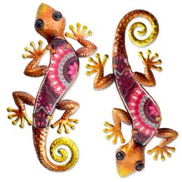 2 Pcs Metal Gecko Wall Decoration Outdoor Garden Art Sculpture Statues of Yard Patio Fence Pool Gift 240108