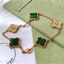Clover Bracelets Womens Designer Bracelet Chain G brand Designer Jewelry Elegant Mother-of-pearl gu ccis Bracelets 18k Gold Women and Girl Gift Charm