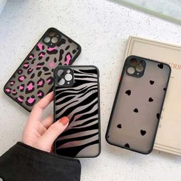 Cell Phone Cases Leopard Design Stylish Love Heart Phone Case For iPhone 11 12 13 14 15 Pro Max XS XR X 7 8 15 Plus Soft Bumper Clear Back CoverL240105