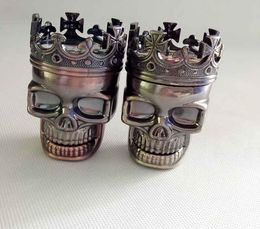 King Skull Shape plastic Tobacco Smoking Grinder Herb Smoke Grinders Tools Muller Magnetic Abrader Crusher 3 parts 2 colors Gift4565973