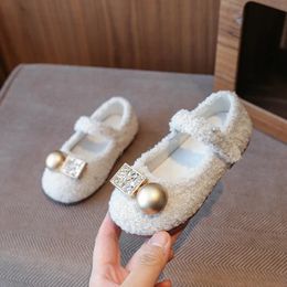 Girls' Cotton Shoes Winter Plush Shoes Lamb Wool Kids Fashion Baby Moccasin Shoes Hook Loop Simple Children Flats 240108